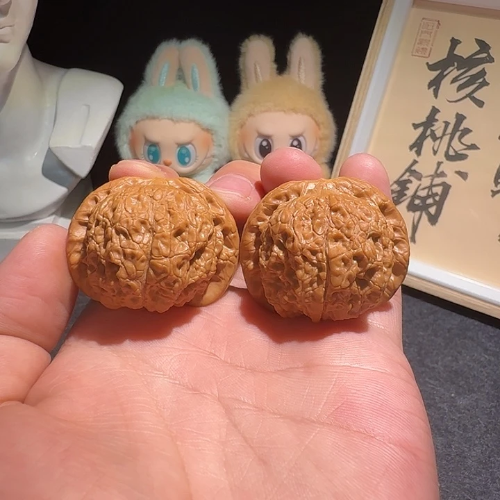 文玩核桃吊坠43血麒麟