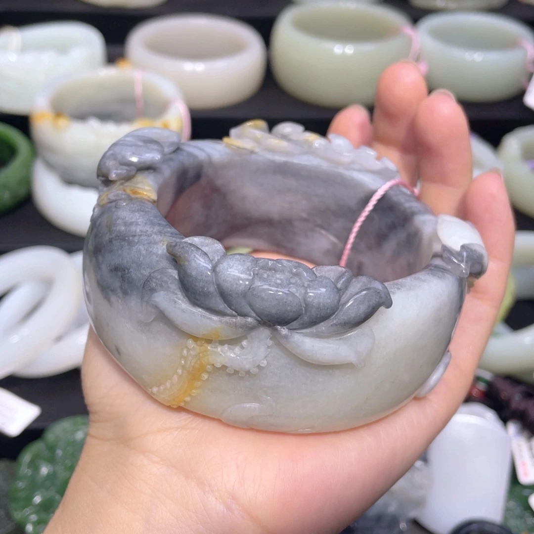 和田玉手镯未镶嵌用****4116。 圈口64