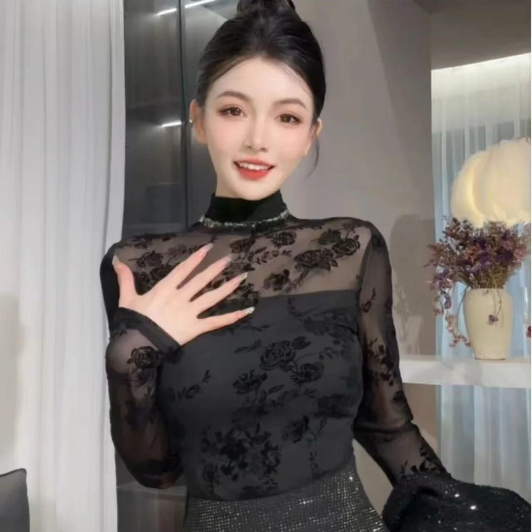 蕾丝半高领秋冬显瘦气质长袖时尚性感复古镂空修身网红黑色打底衫
