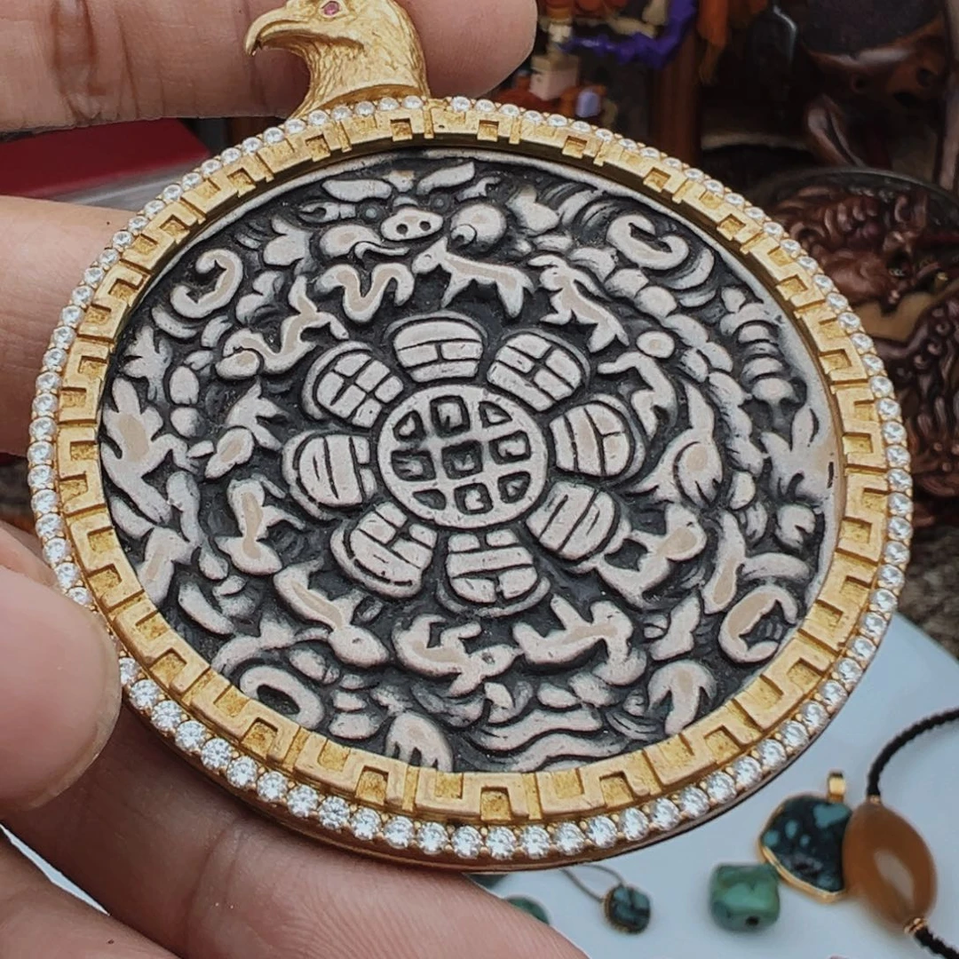 吊坠猪鼻惺惺相惜