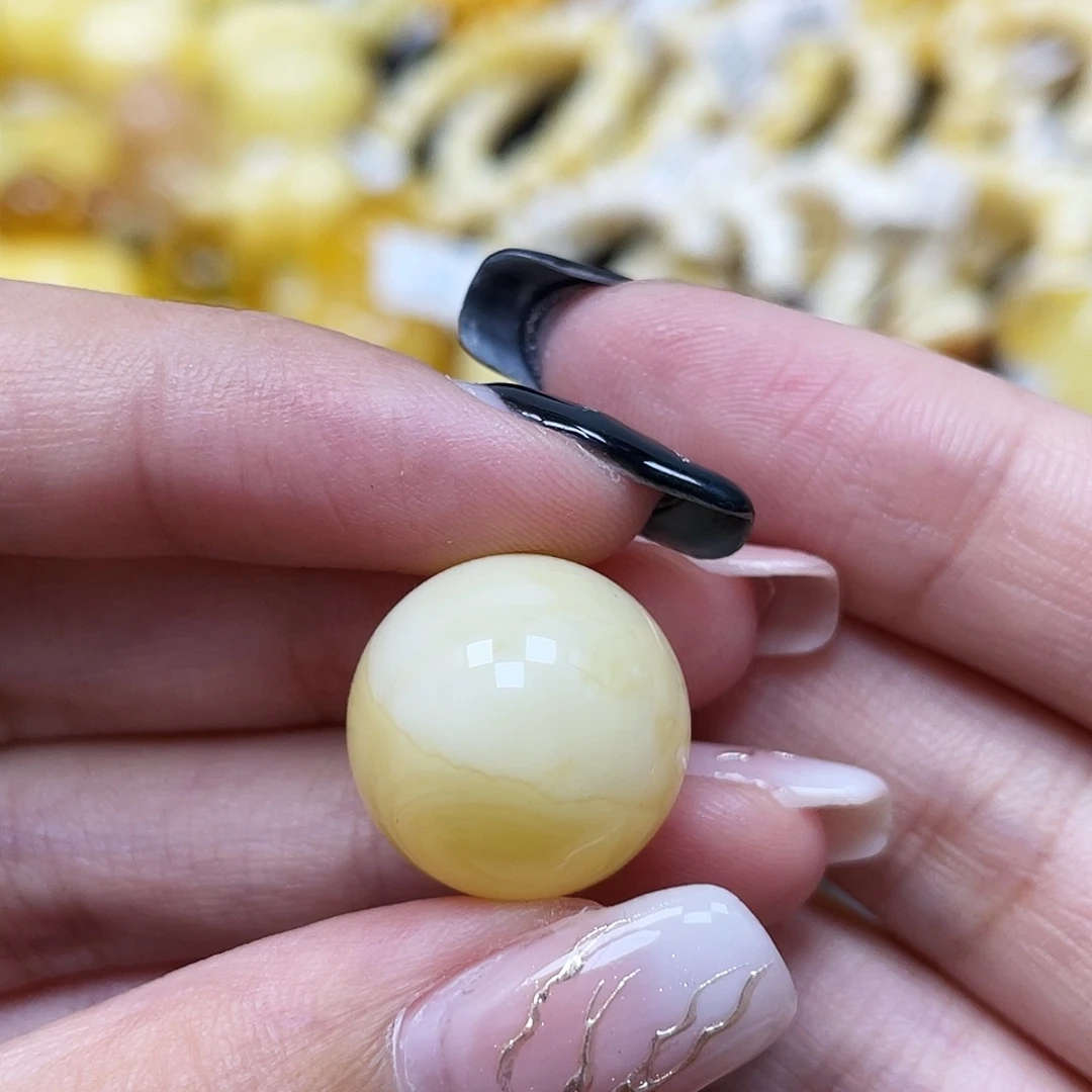琥珀未镶嵌裸石17mm圆珠蜜蜡