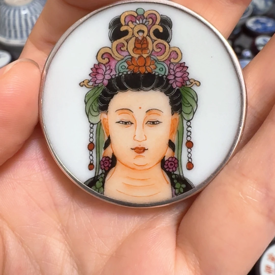 成***双瓷片金观音挂件一个