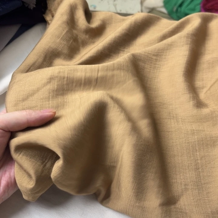 棉混纺卡其色2米。
