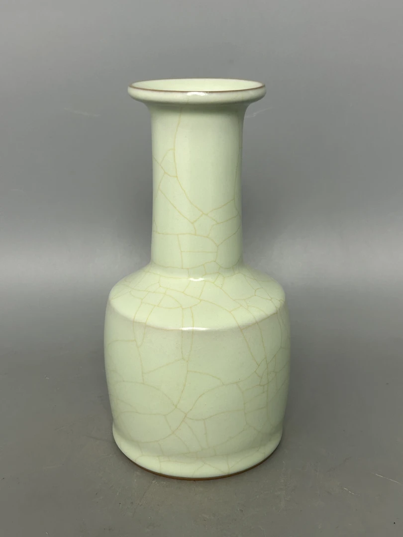 官窑盘口瓶工艺品摆件