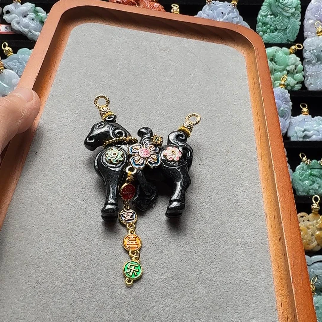 吊坠(赠链)未镶嵌翡翠