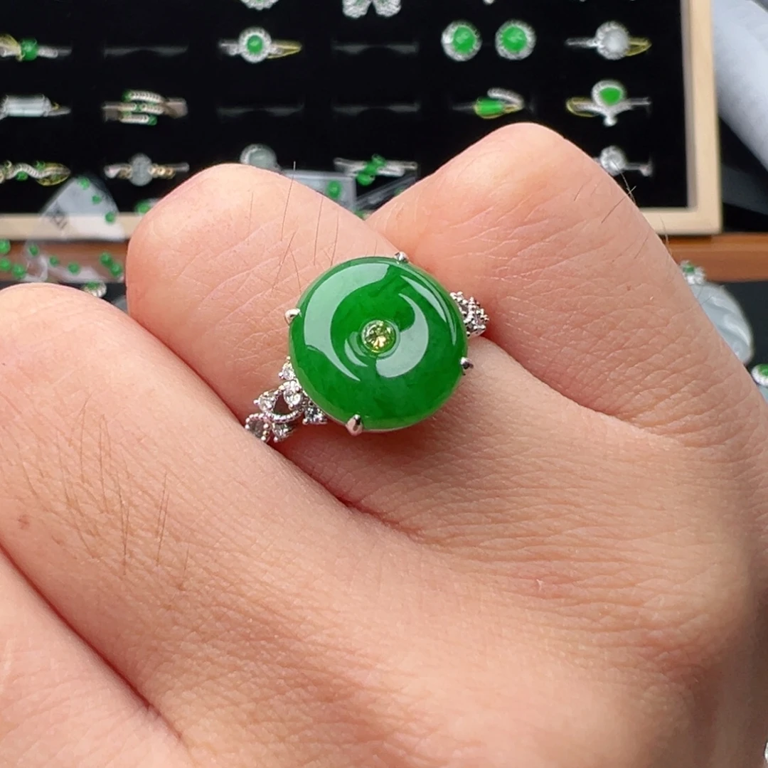 18K金镶嵌戒指翡翠扣子11.7