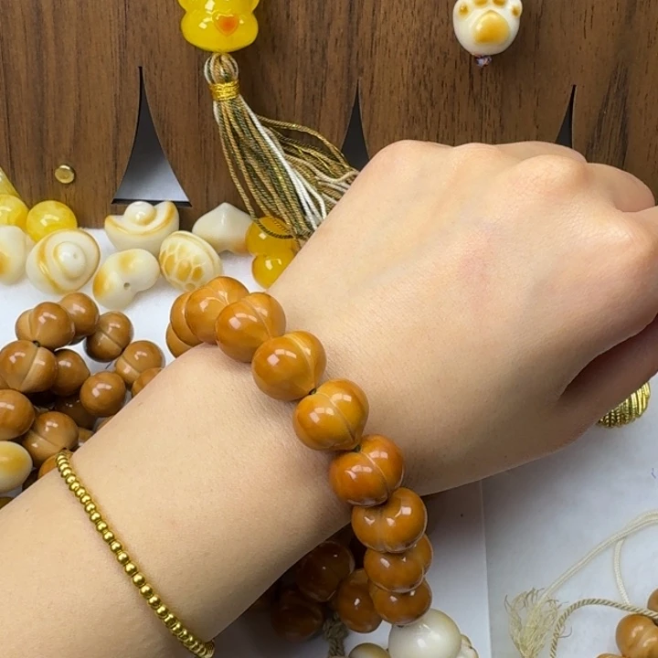 猴头核桃吊坠屁桃