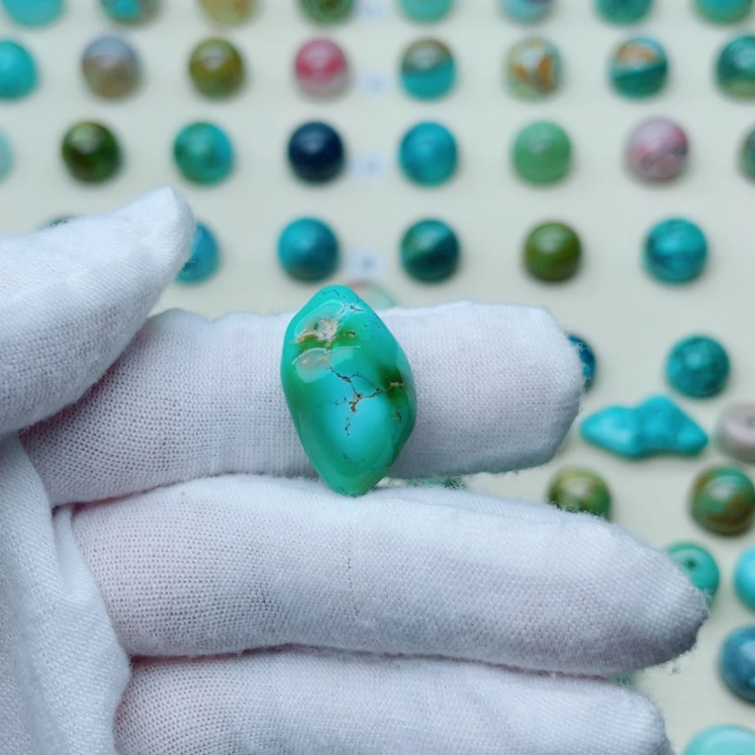 未镶嵌绿松石珠宝奇石