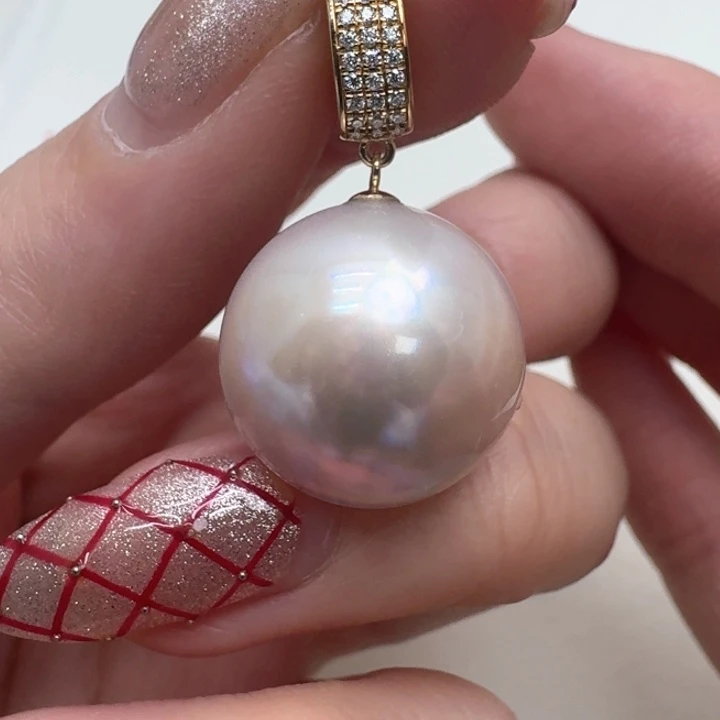 拼合珍珠（马贝珠）颈饰18K金镶嵌