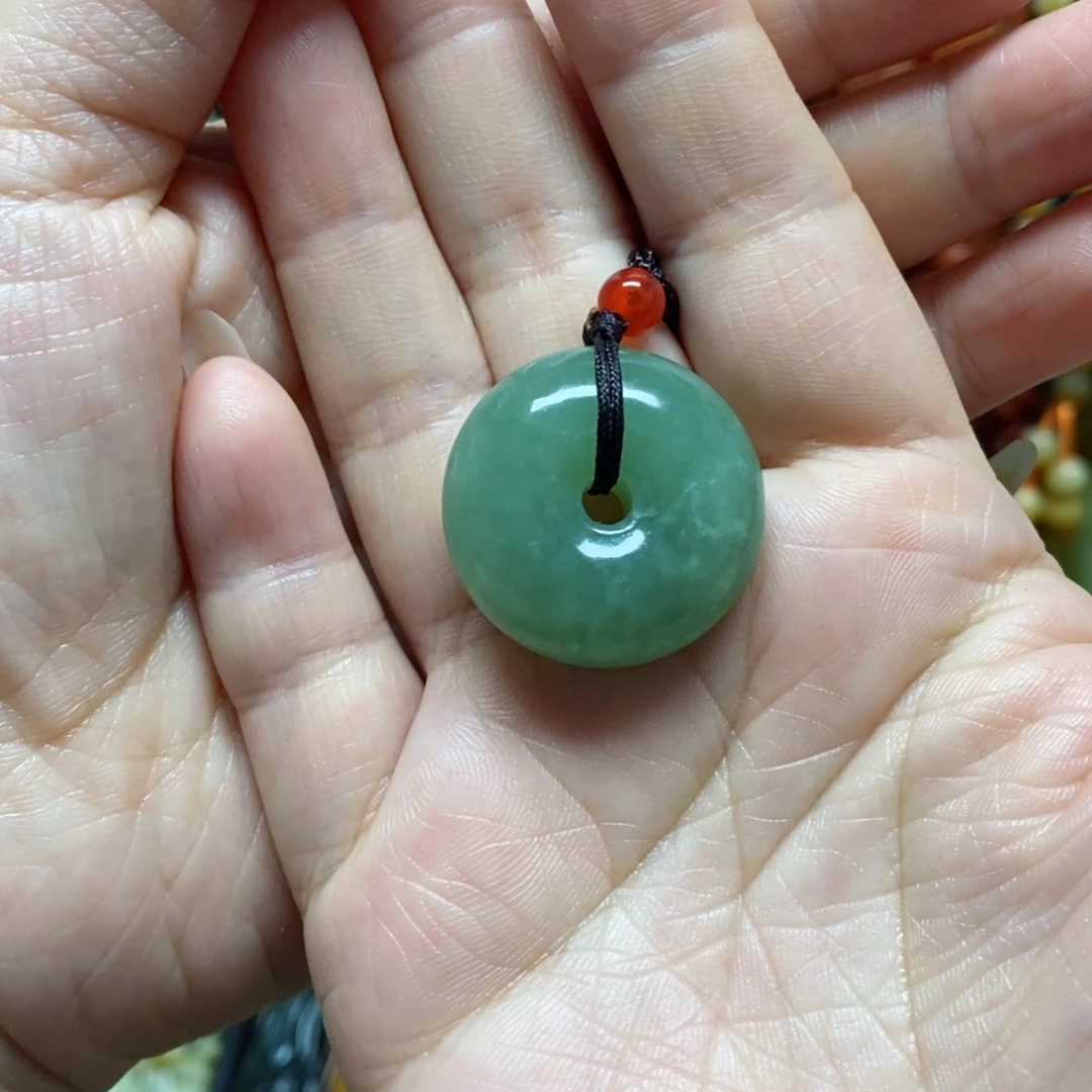 岫玉吊坠(赠链)未镶嵌