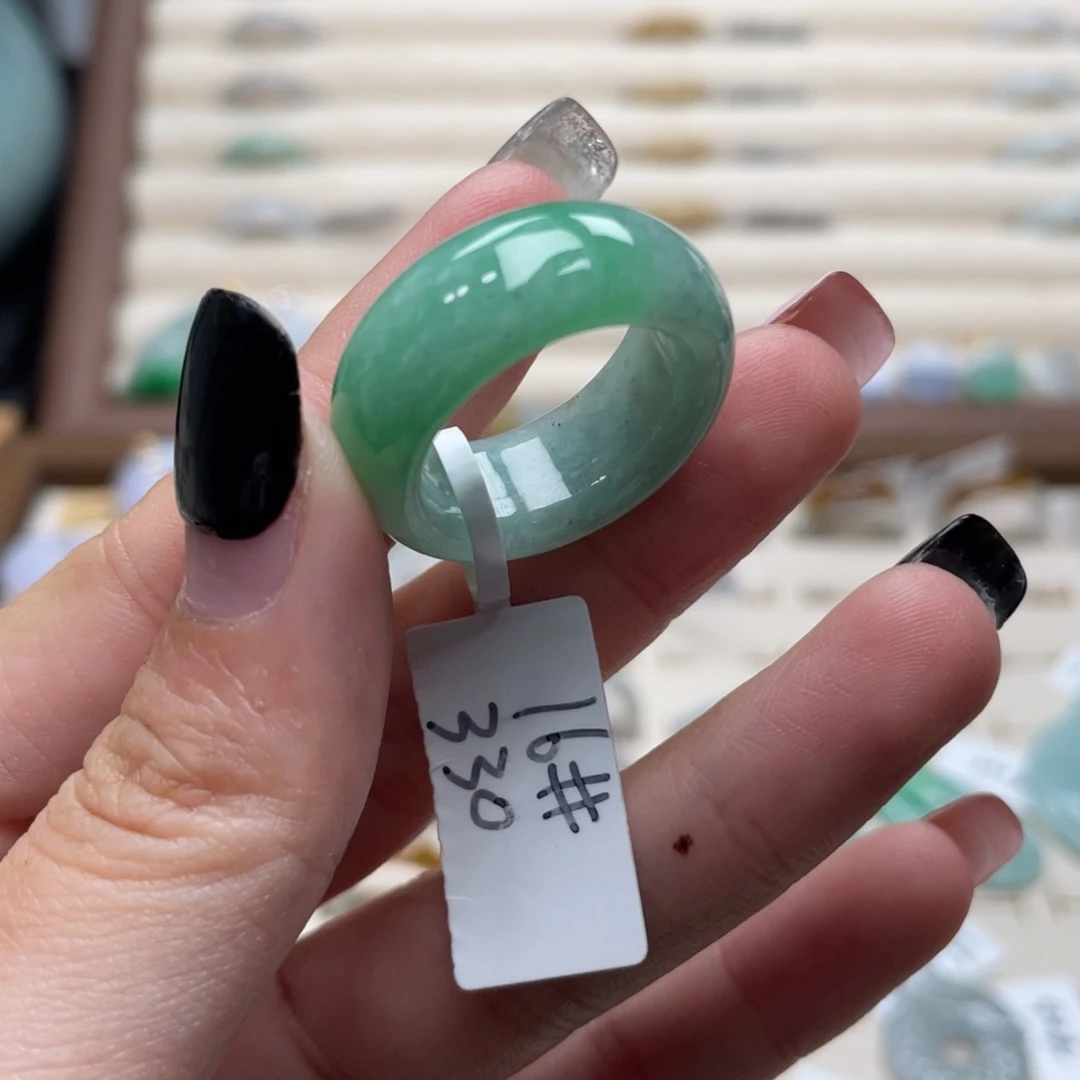 巨***店翡翠未镶嵌戒圈a75港圈16白底青乌鸡飘花