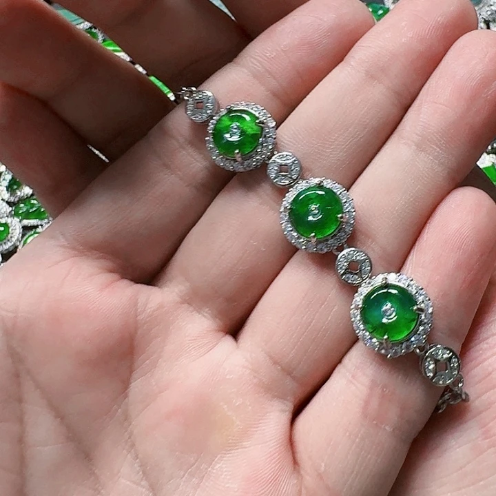 翡翠颈饰未镶嵌天然A货翡翠放漏