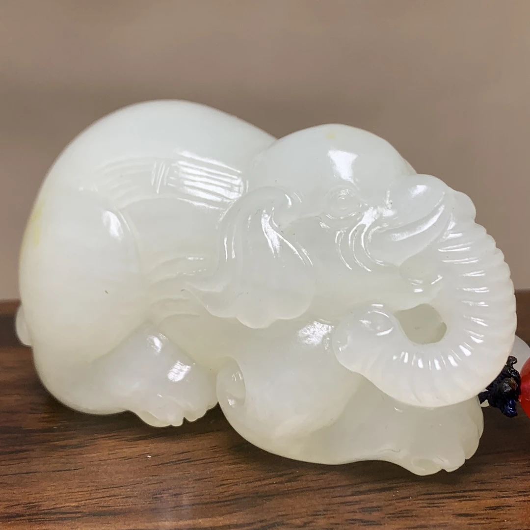 D984海川拍卖和田玉把件