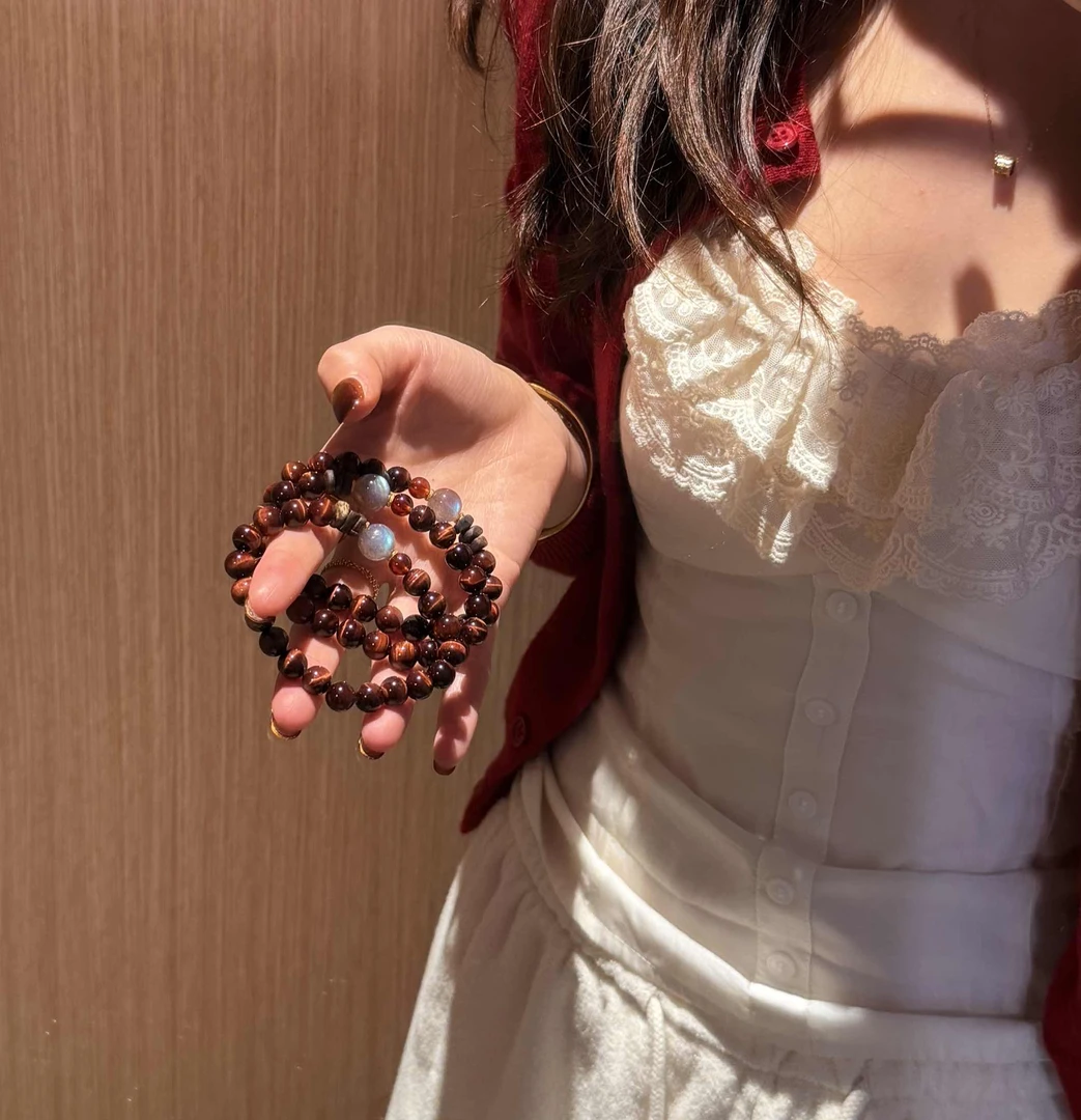 《冷夜玫瑰》红虎眼石灰月光手串 K169