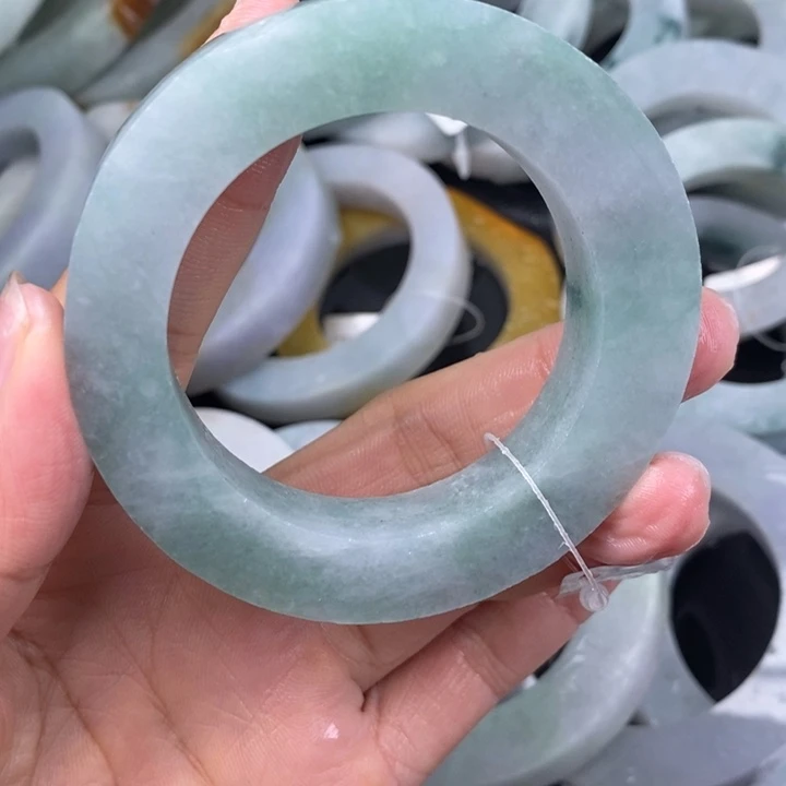 清***6定制翡翠未镶嵌翡翠手镯