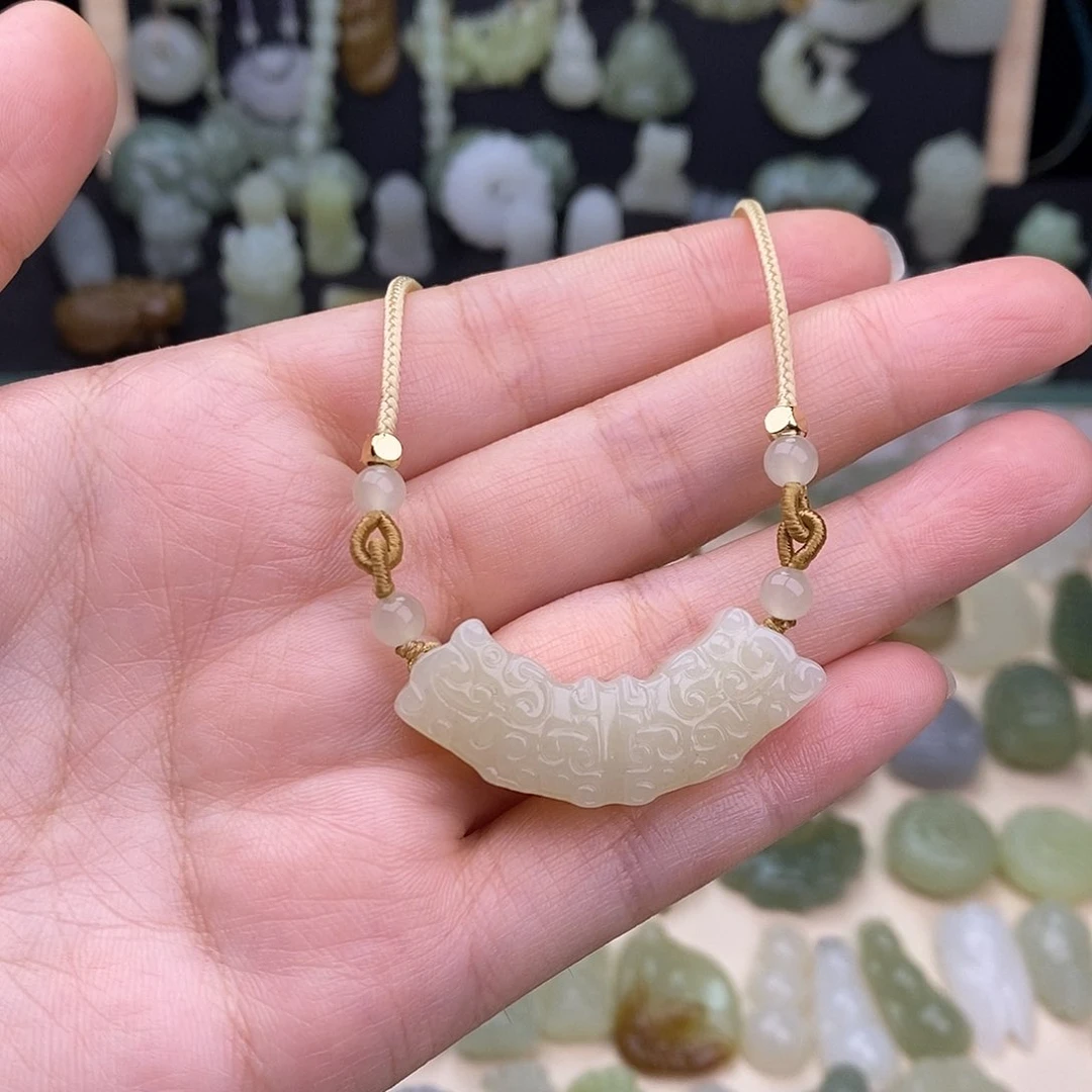 颈饰未镶嵌和田玉