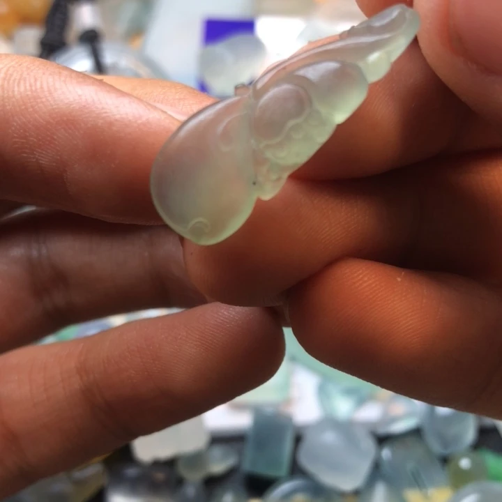 定制翡翠未镶嵌挂件