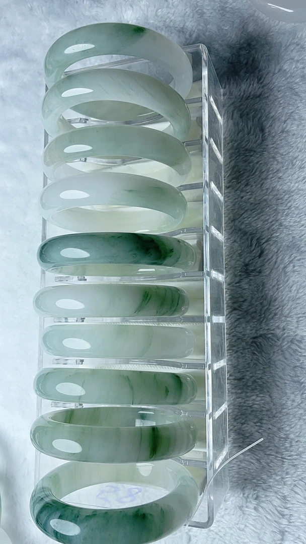 天山翠（正圈）手镯精选高品质天然绿飘花手镯（多样性发货）拍一发一