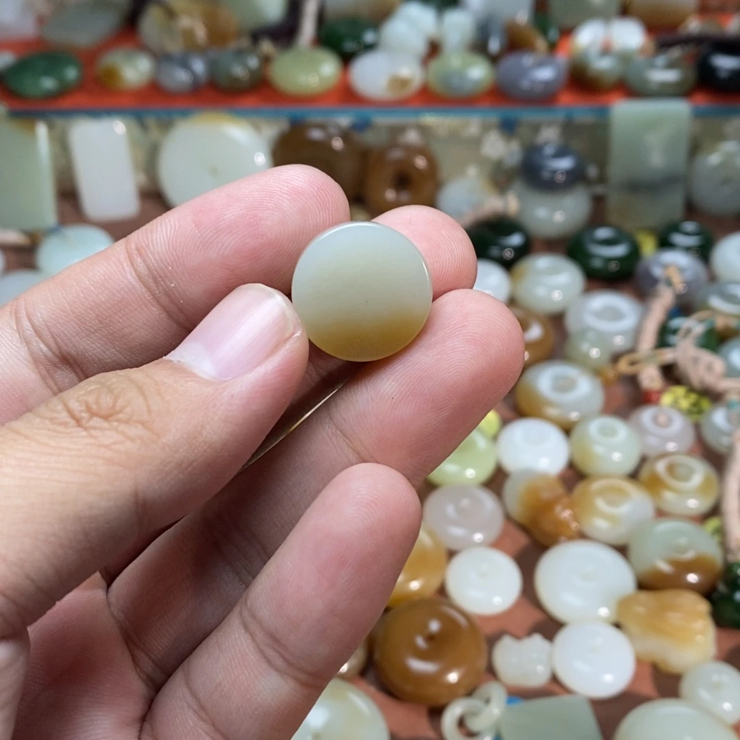 和田玉未镶嵌吊坠(不含链)