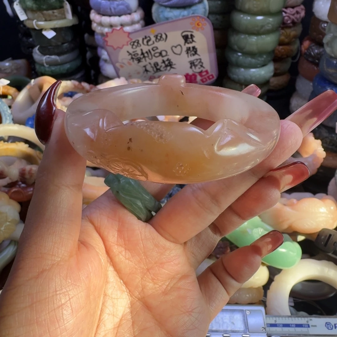 石英质玉（佘太翠）未镶嵌手镯42。55。微瑕不退换