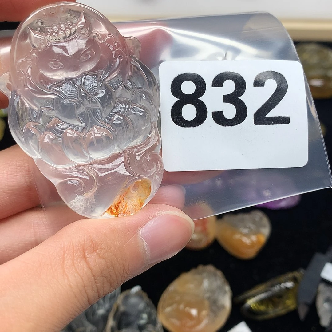 未镶嵌颈饰水晶缘****꧂吊坠