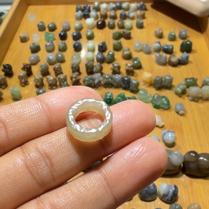 和田玉未镶嵌珠宝奇石