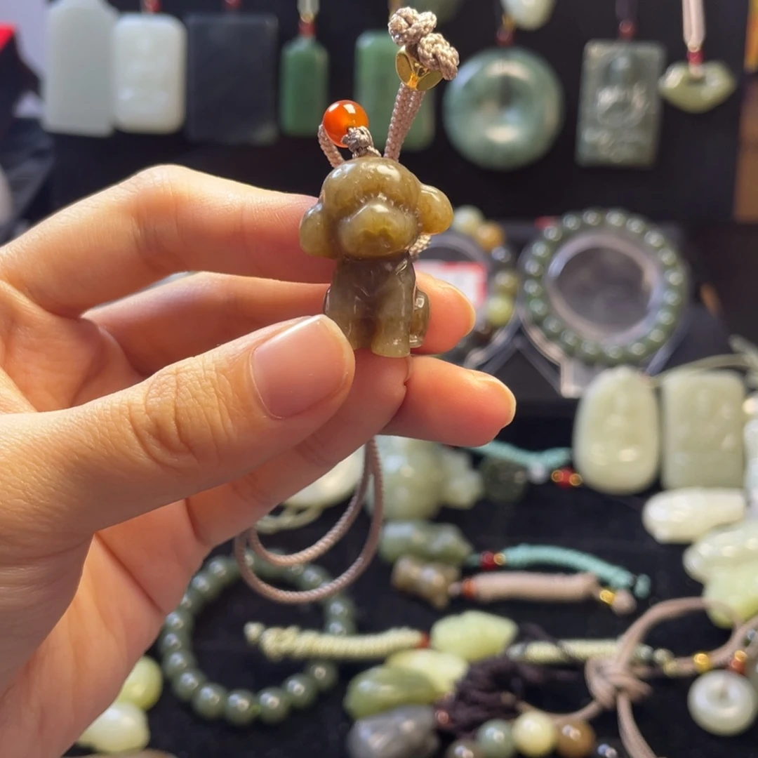 和田玉（糖玉）未镶嵌颈饰