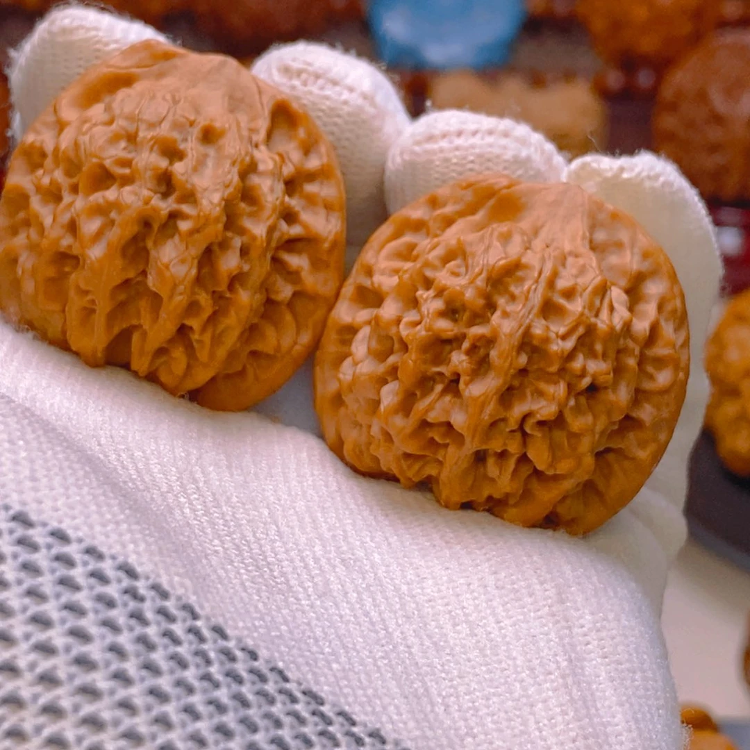 文玩核桃吊坠沐***o秦闷 回