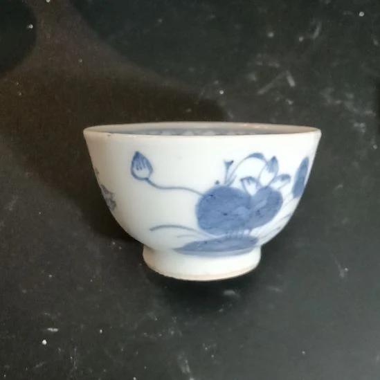 小青花杯有磕带冲线