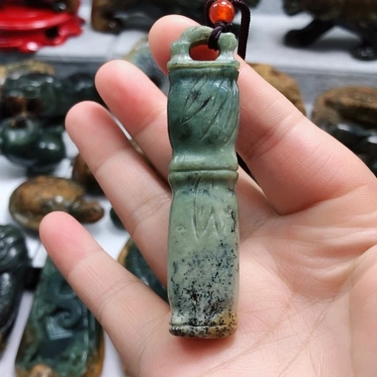 岫岩河磨玉（透闪石质玉）挂件未镶嵌