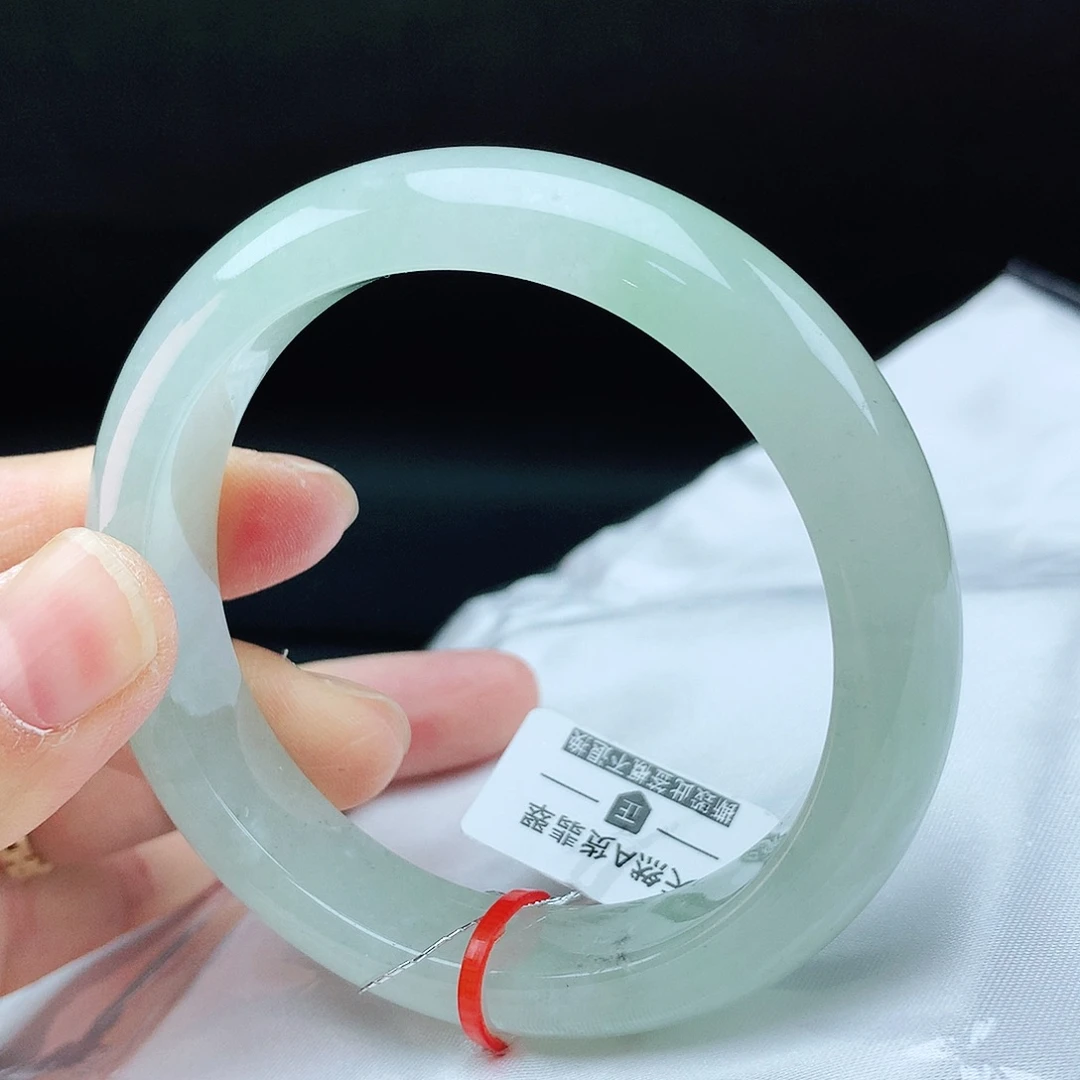 翡翠手镯未镶嵌54+圈