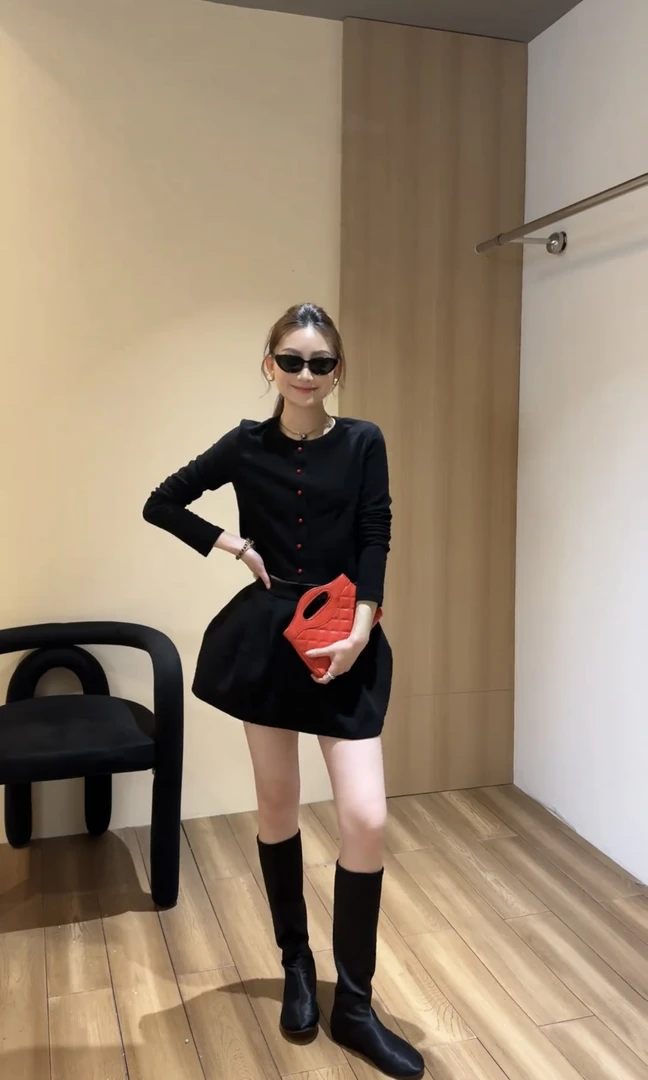 【现货】韩系简约慵懒风减龄珠扣针织设计款长袖针织衫女+半身裙