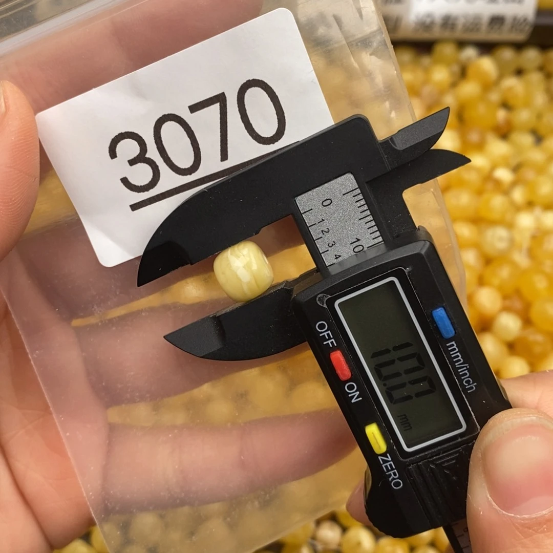 蜜蜡珠宝奇石未镶嵌