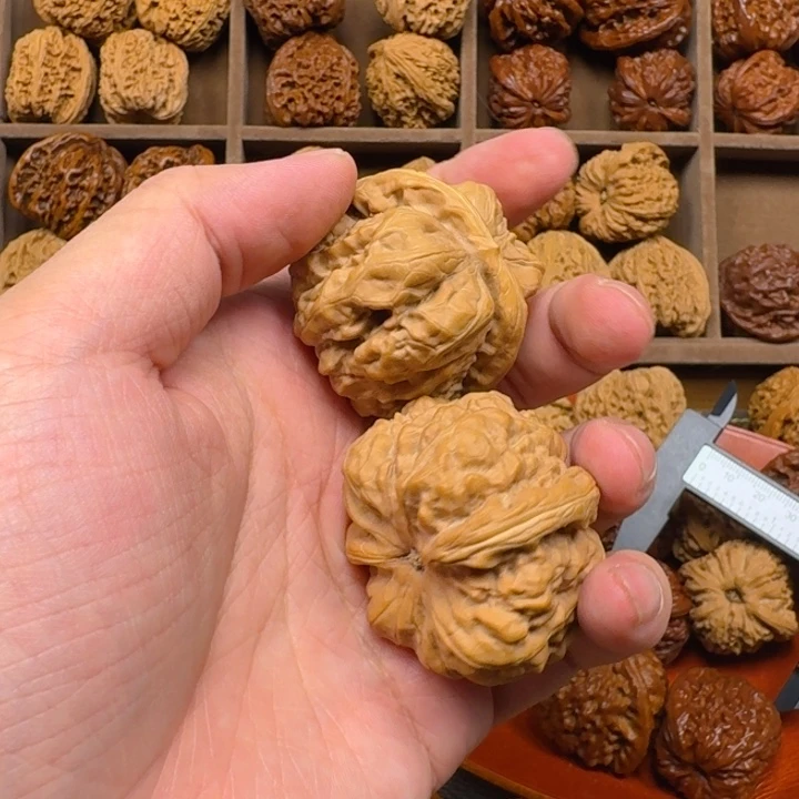 菠***ㅤ吊坠文玩核桃菠萝吹雪