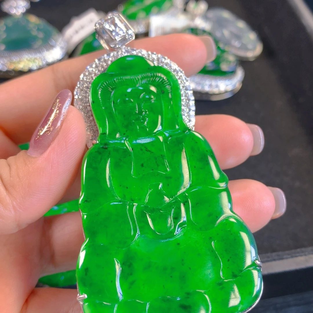 翡翠颈饰未镶嵌翡翠