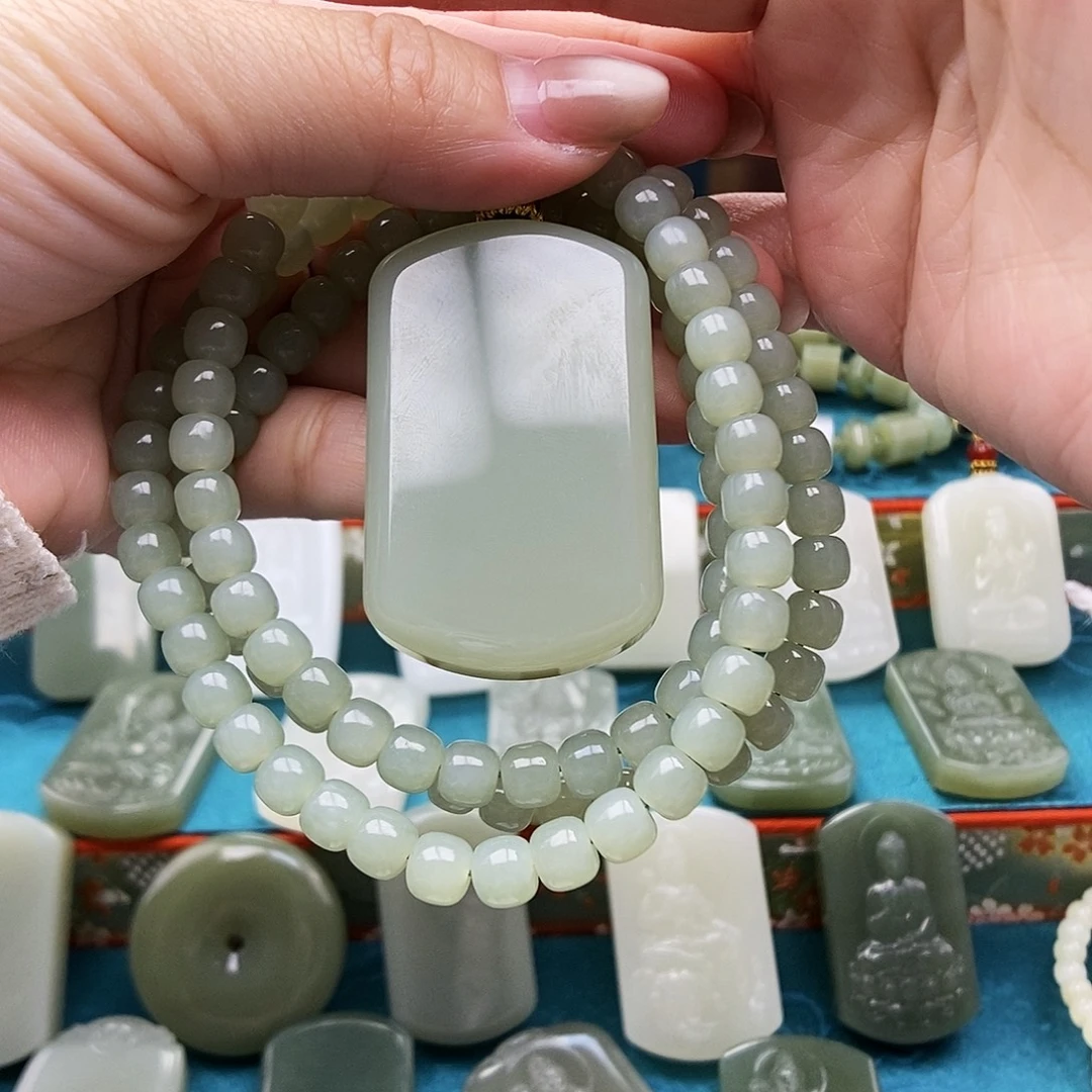 诚***门和田玉未镶嵌颈饰