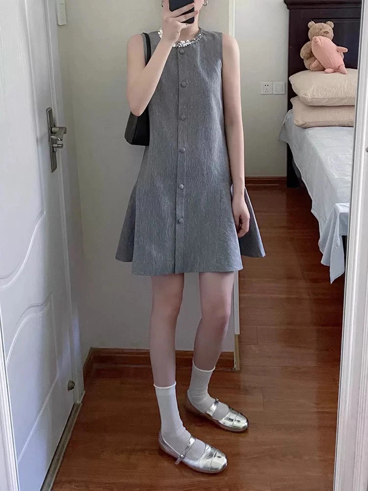 2025小众设计压褶圆领无袖背心裙女夏季新款时髦微A字连衣裙套装