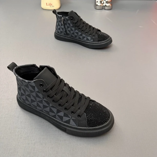 朋克风纯色冬季高帮休闲鞋单棉同款时尚板鞋潮鞋