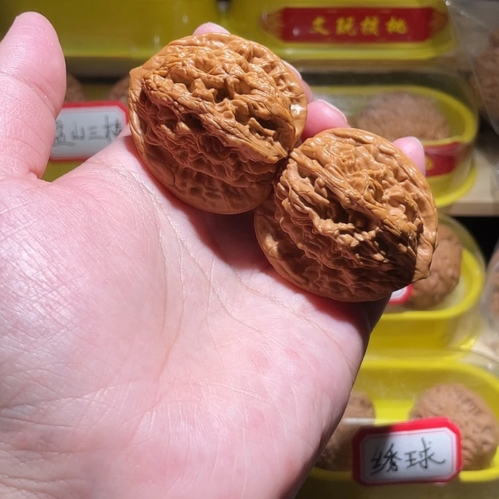 文玩核桃把件4.3麦虎