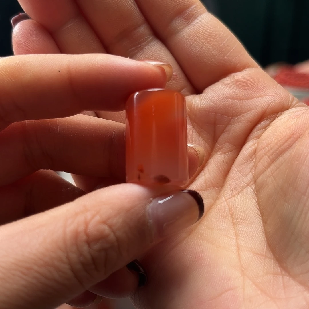 南红玛瑙未镶嵌珠宝奇石