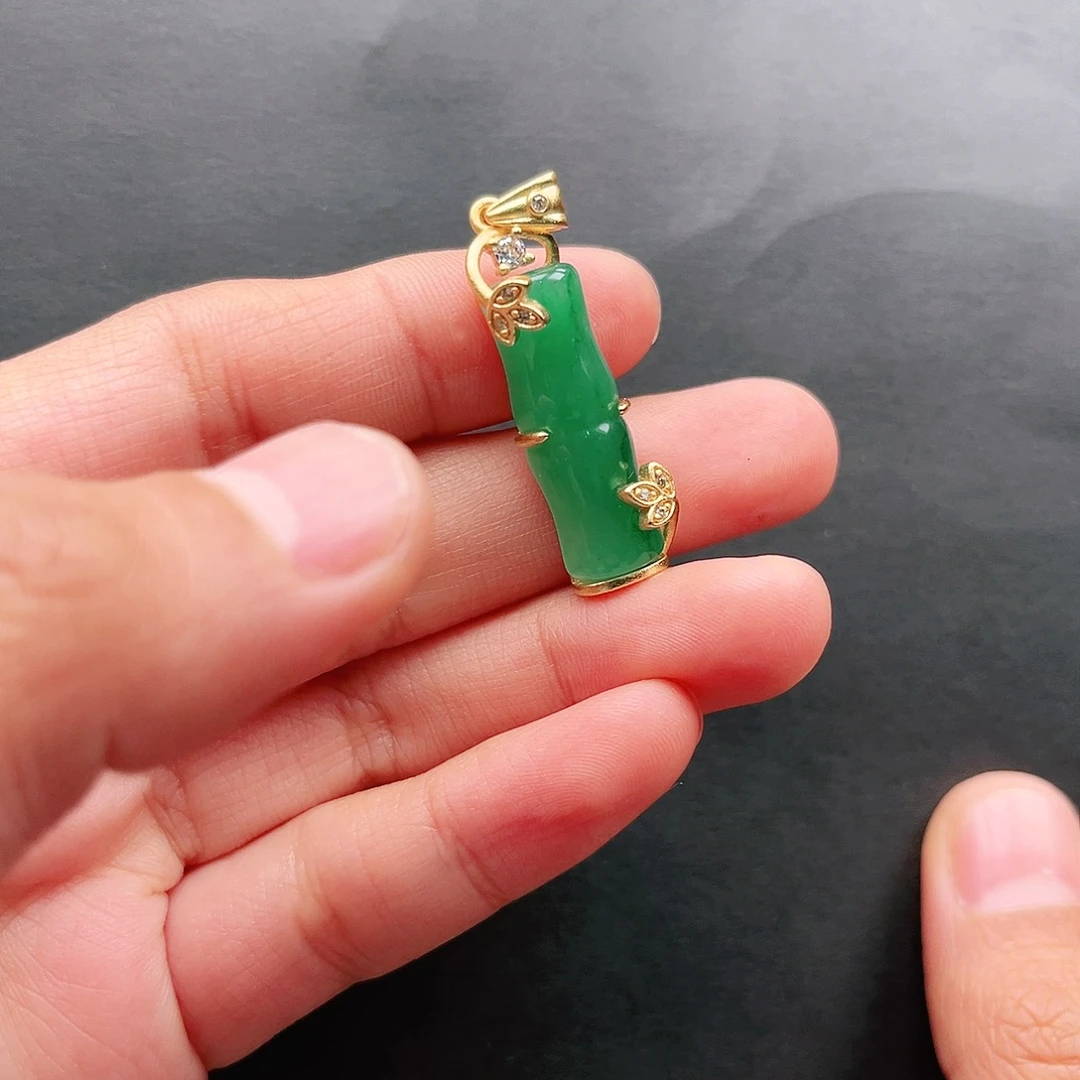 石英质玉未镶嵌颈饰