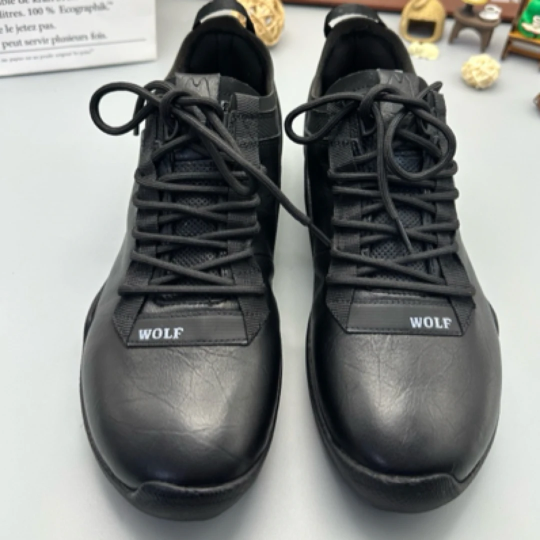 狼耳男款25周年，38到46码，单层牛皮激光打孔，轻便舒适休闲百搭