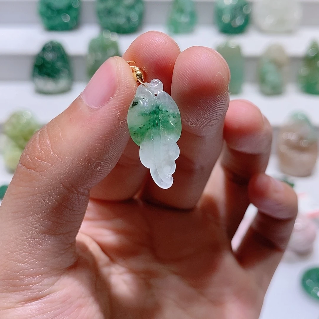 独山玉未镶嵌吊坠