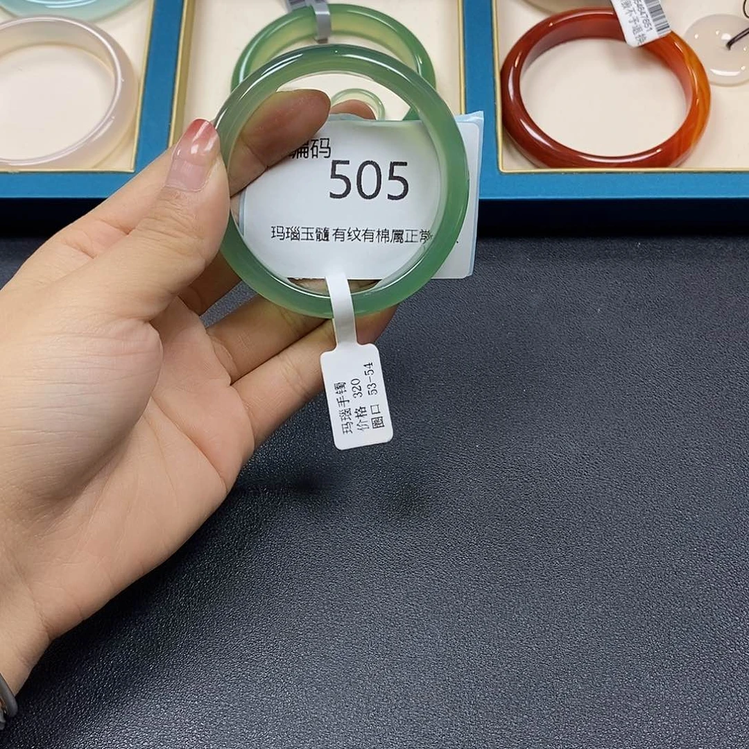 玛瑙/玉髓手镯未镶嵌