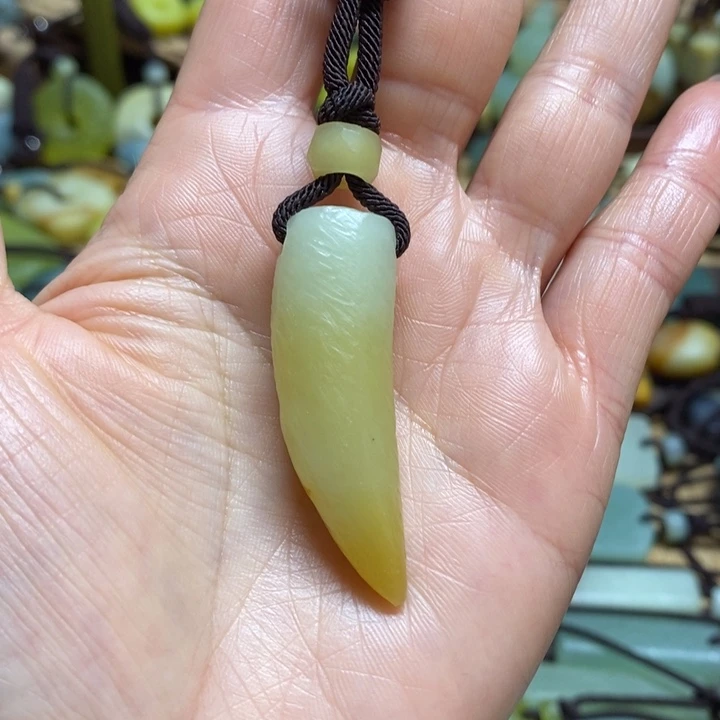 蛇纹石玉未镶嵌挂件