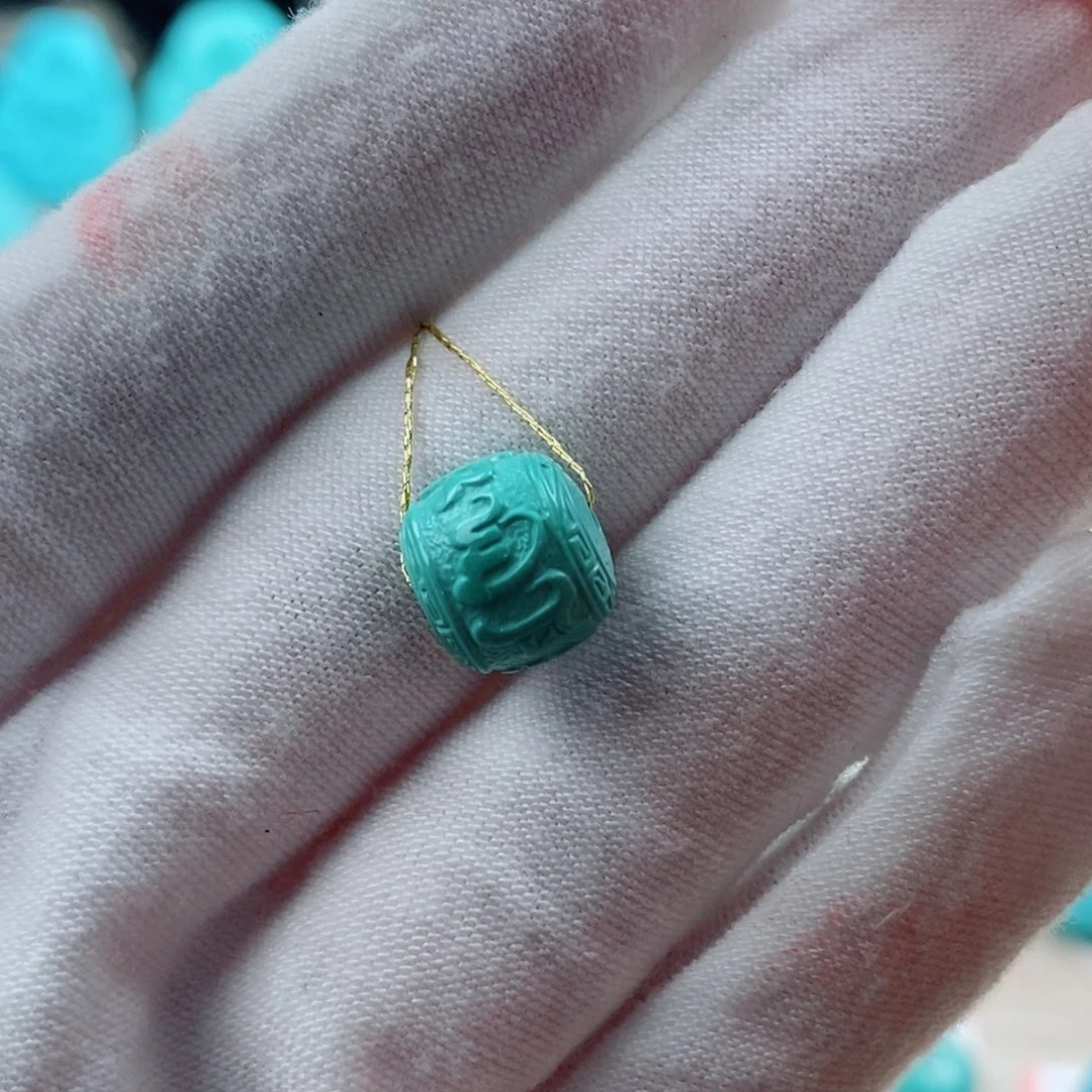 绿松石配饰未镶嵌