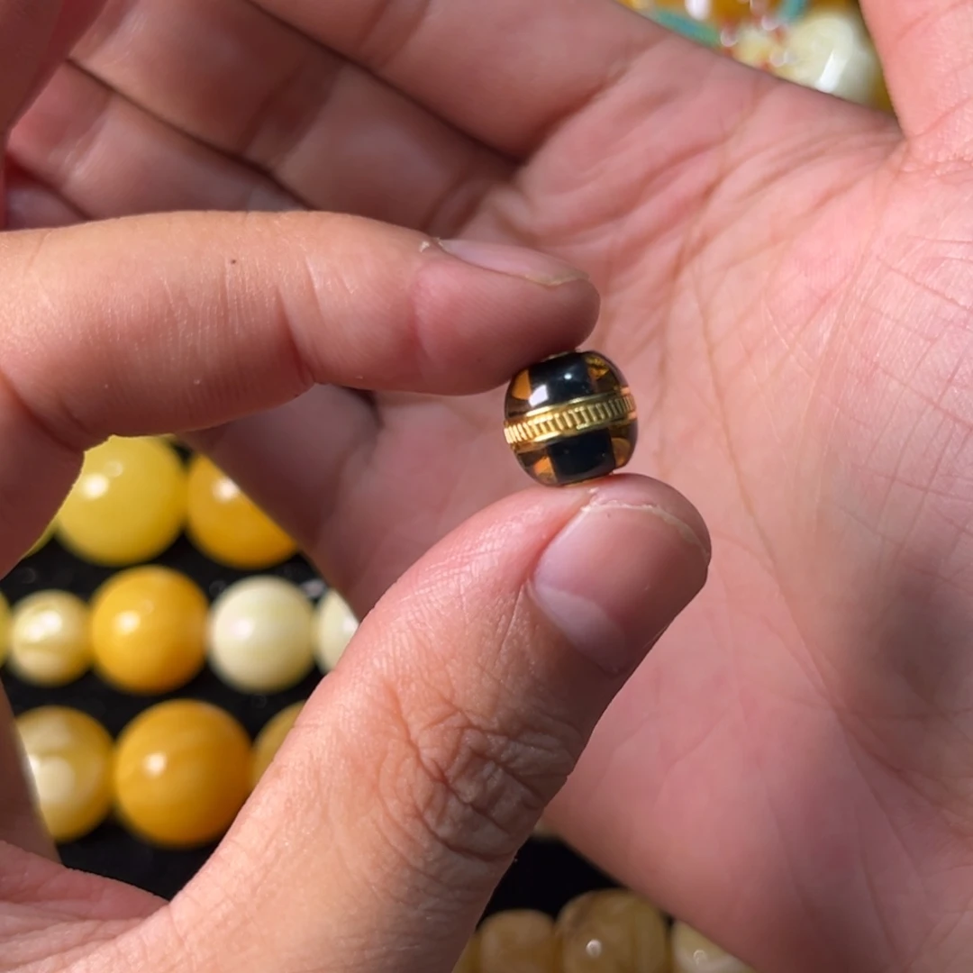 未镶嵌琥珀裸石蓝珀汉堡珠