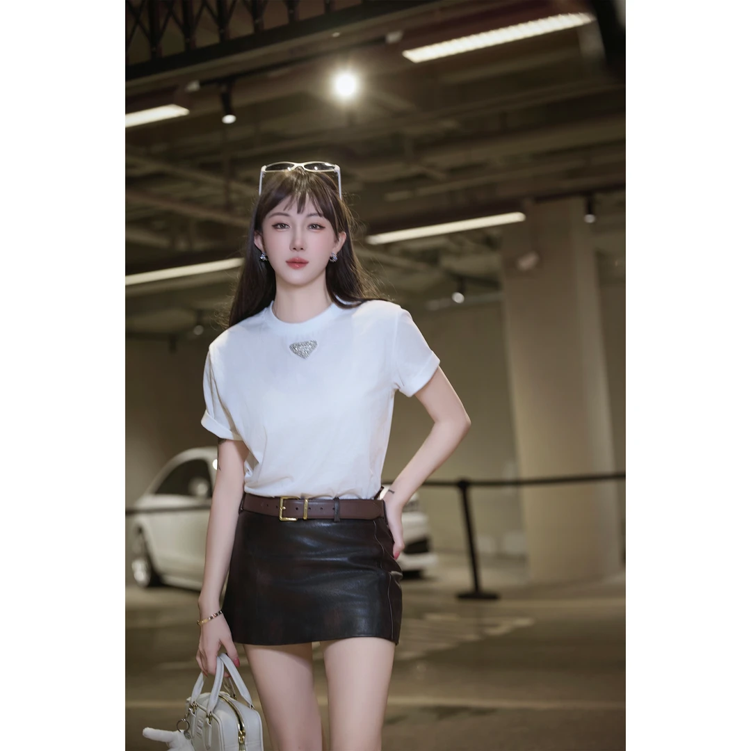 LMERENCE “白狩” 重磅三角标钉珠短款T恤上衣