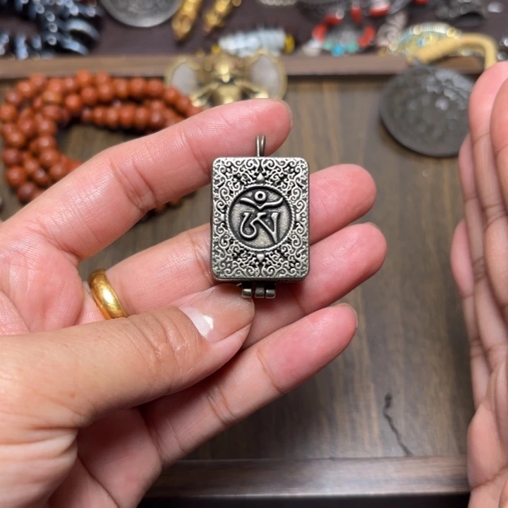 颈饰玻璃藏传喜马拉雅