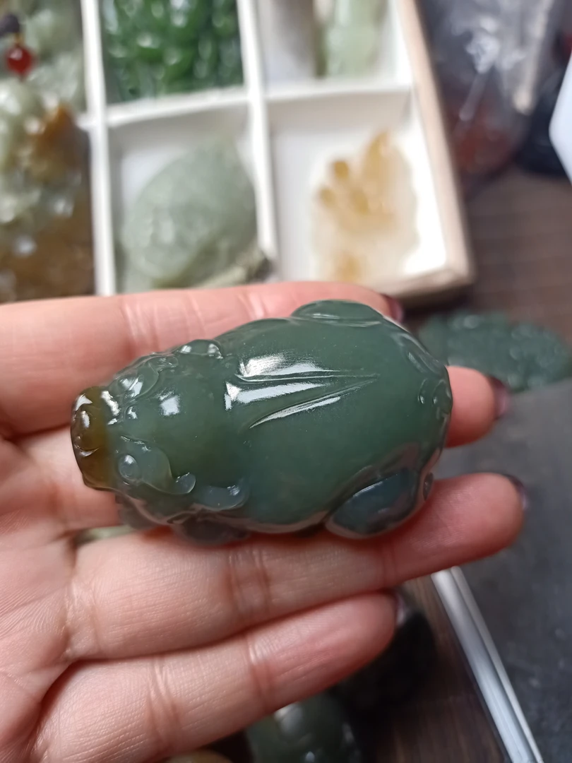 和田玉貔貅手把件